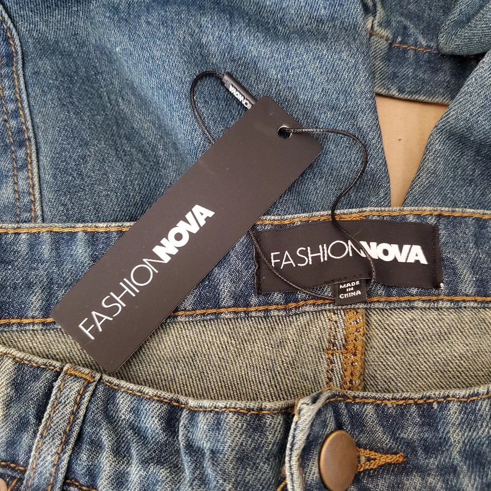 ☆☆  Fashion Nova Wide Leg Cargo Jeans Size 11 NWT
